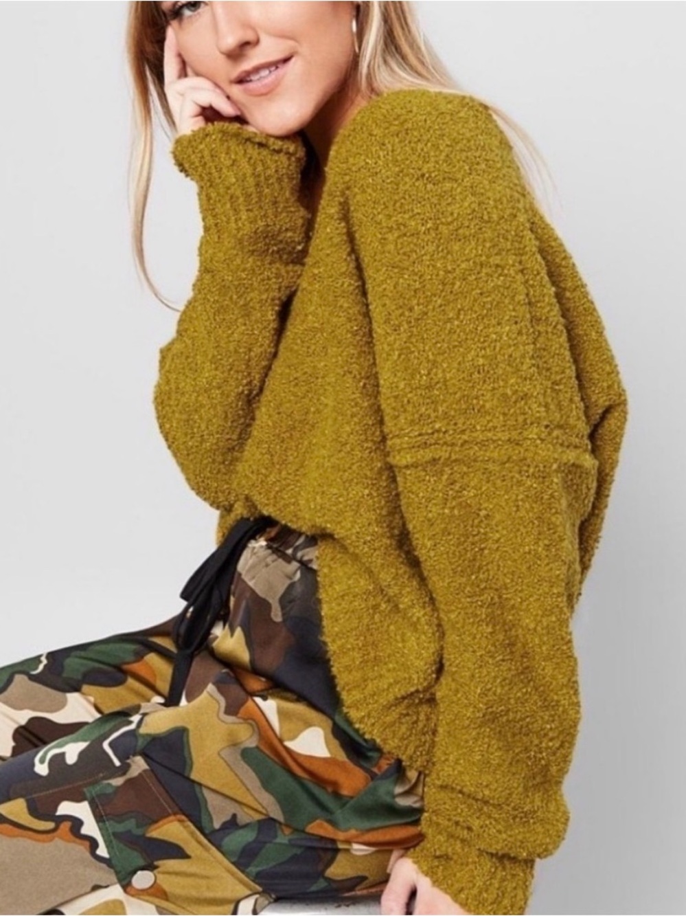Free People Finders Keepers V Neck Boucle Sweater in Moss Green Size XL
